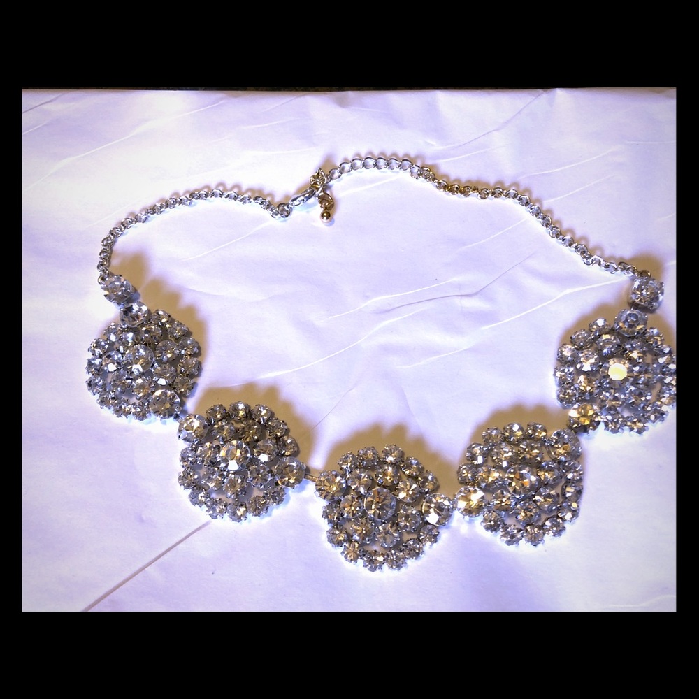 Costume jewelry necklace